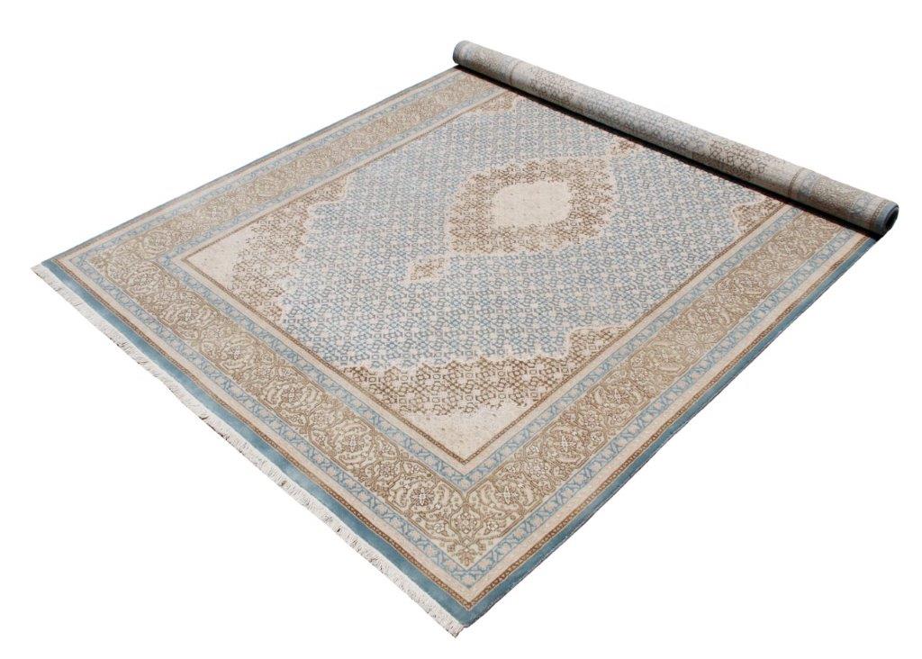 Serene Light Blue Hand knotted Traditional Mahi Silk -22 Lt Blue Rug (MWS-2 )