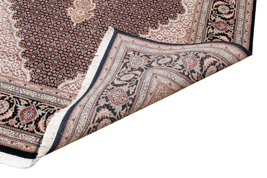 Majestic Heritage Hand knotted Traditional Mahi-17 Black Rug (MW-22)