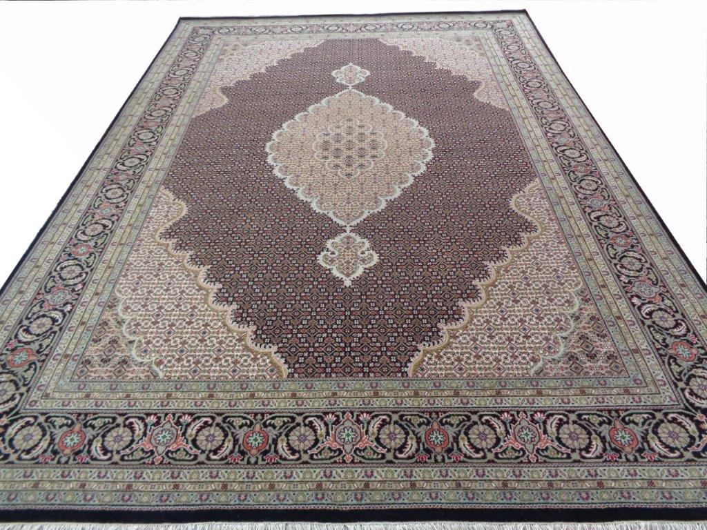 Elegant Persian Hand knotted Traditional Mahi Black Rug (MW-39)