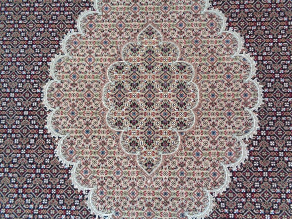 Elegant Persian Hand knotted Traditional Mahi Black Rug (MW-39)